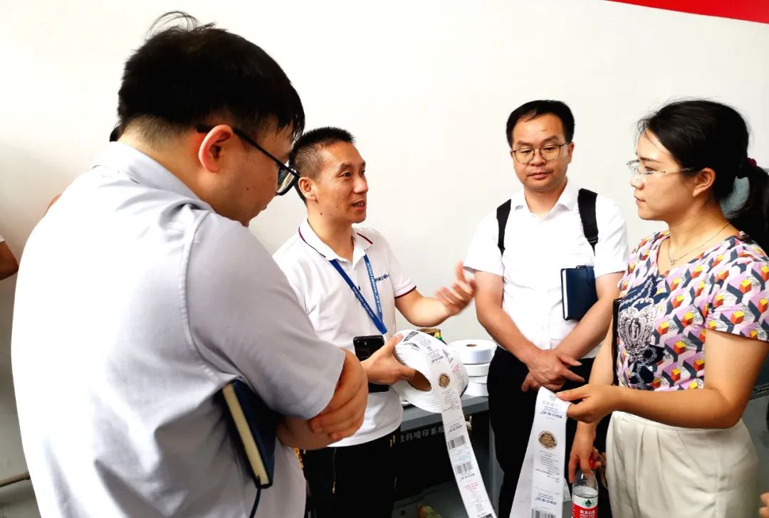 接待东莞松山湖科教局向导来我司工厂视察，，，，，，，指导事情！