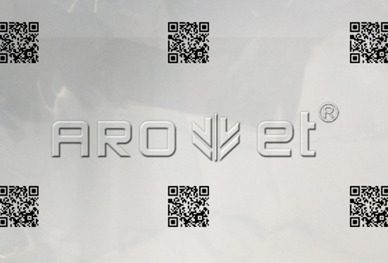 88858cc永利A-one四喷头喷码机在PE膜上喷二维码